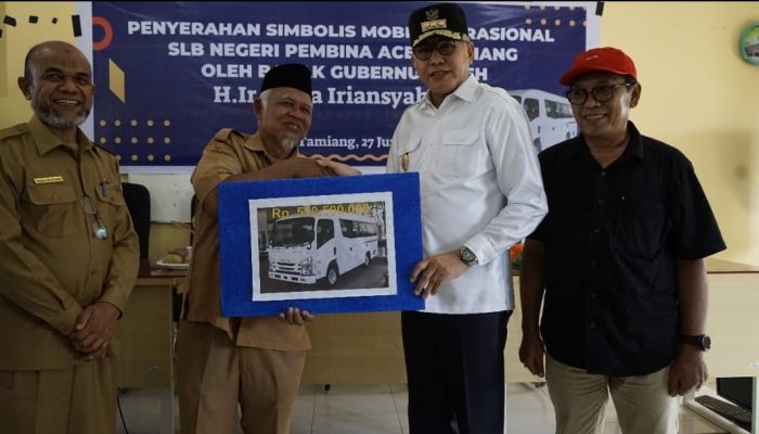 Gubernur Aceh Serahkan Mobil Operasional Secara Simbolis untuk SLBN Pembina Aceh Tamiang