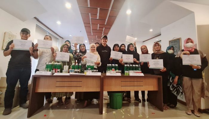 ARC USK Beri Pelatihan Produk Inovasi Nilam kepada UMKM Makassar