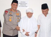 Kapolda Aceh Takziah Ke Rumah Abu Usman Kuta Krueng