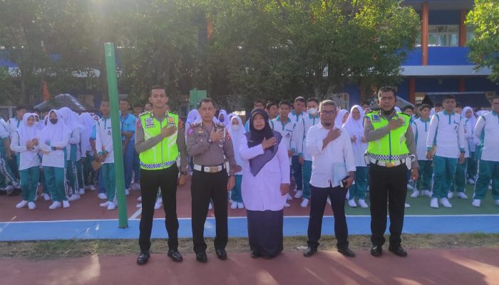 Personel Ditlantas Polda Aceh Sosialisasikan Keselamatan Berlalulintas Di SMAN 7 Banda Aceh
