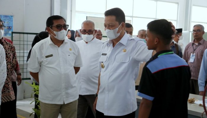 Pj Gubernur Aceh Tinjau Lomba Kompetensi Siswa SMK Tingkat Provinsi ke – 30 Tahun 2022