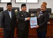 Pj Bupati Aceh Besar Serahkan Rancangan KUAPPAS Tahun Anggaran 2023 kepada DPRK Aceh Besar