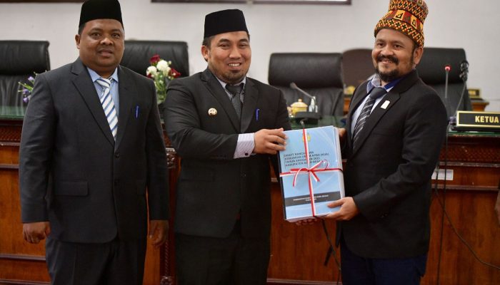 Pj Bupati Aceh Besar Serahkan Rancangan KUAPPAS Tahun Anggaran 2023 kepada DPRK Aceh Besar