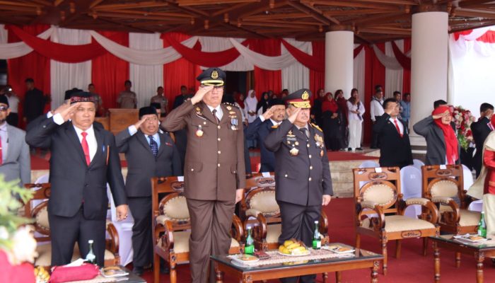 Upacara Penurunan Bendera Merah Putih Di Halaman Kantor Gubernur Aceh Dihadiri Wakapolda Aceh