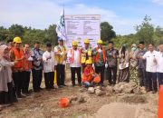 Pj Bupati Aceh Besar Letakkan Batu Pertama Pembangunan TPS3R Meunasah Kulam