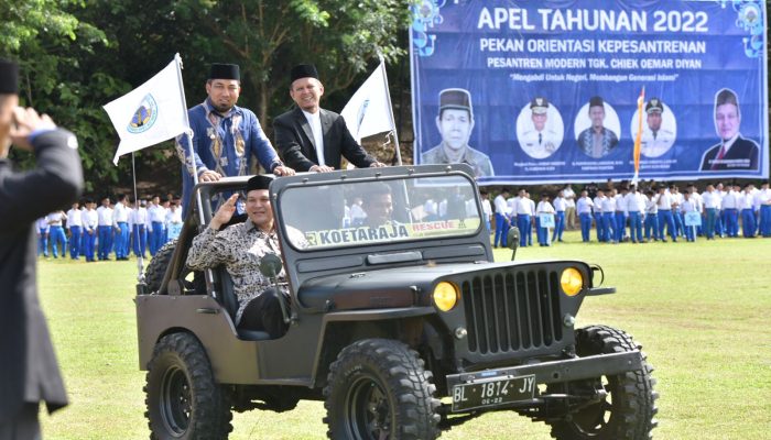 Pj Bupati Aceh Besar Inspektur Upacara Apel Tahunan Pesantren Oemar Diyan