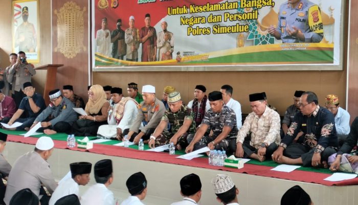 Puluhan Santri Hadiri Kegiatan Zikir Dan Do’a Keselamatan Kebangsaan Yang Digelar Polres Simeulue