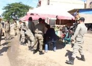 Satpol PP Tertibkan Pedagang yang Jualan di Atas Badan Jalan