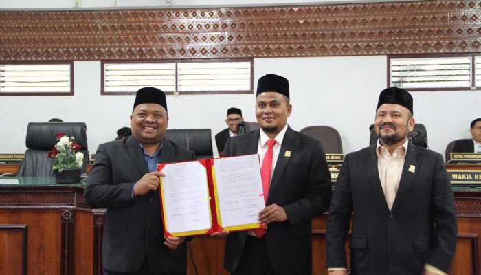 Pemkab dan DPRK Aceh Besar Tandatangani Nota Keuangan dan Raqan APBK-P
