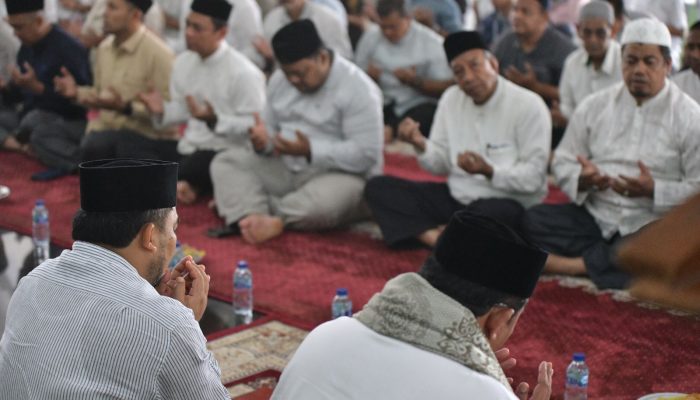 Ribuan Pegawai Aceh Besar Larut dalam Zikir dan Doa