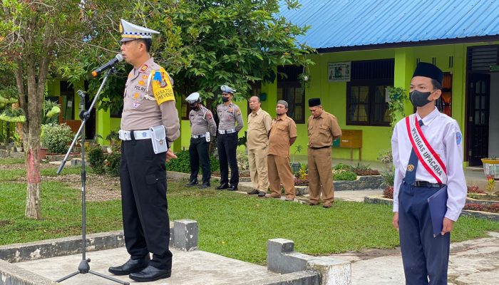 Kasat Lantas Polres Aceh Tamiang Jadi Pembina Upacara di Sekolah, Edukasi Siswa Tentang Lalulintas