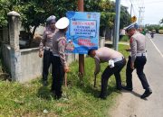 Polantas Polres Bireuen Pasang Pamplet Imbauan di Ruas Jalan Rawan Laka Lantas