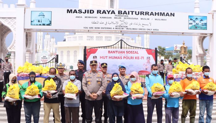 Jajaran Polda Aceh Bagi 3.475 Paket Bansos Dalam Rangka Hut Ke 71 Humas Polri