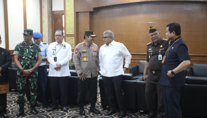 Wakil Jaksa Agung Tiba Di Aceh Turut Dijemput Wakapolda Aceh