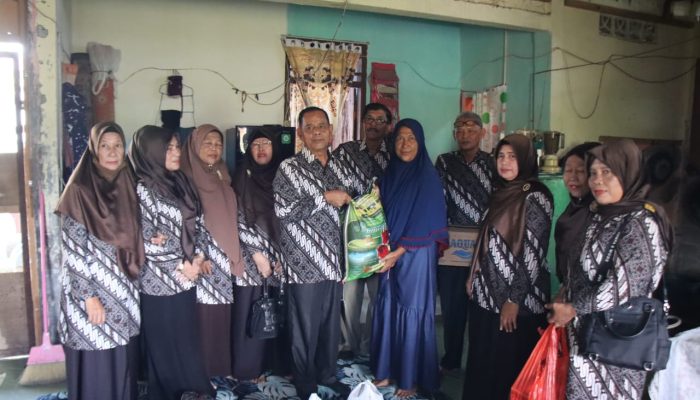 Keluarga Besar Purnawirawan Polri Kunjungi Pensiunan Polri Yang Berumur 98 Tahun