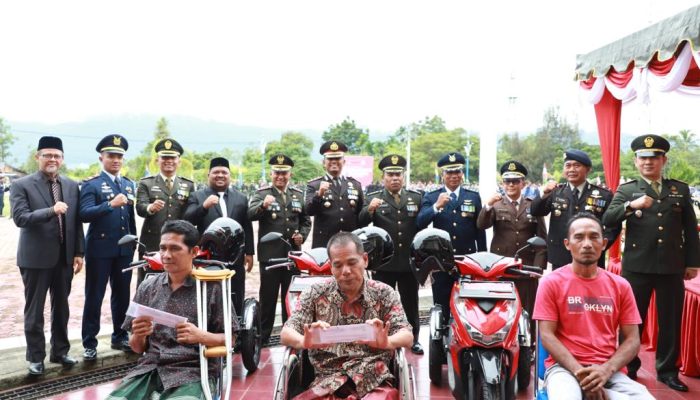 Peringatan Hari Pahlawan di Aceh Besar Diwarnai Penyerahan Bantuan Untuk Disabilitas