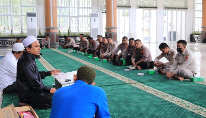 Sambut Hut ke 51 Korpri, PNS Polda Aceh Gelar Kegiatan Binrohtal di Masjid Babuttaqwa Polda Aceh