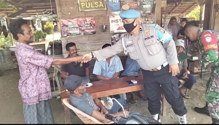 Polisi Bersama TNI Bersinegi Gelar Patroli di Kecamatan Pantee Bidari