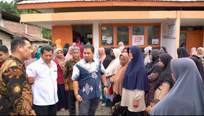 Lagi, Pj Bupati Aceh Besar Serahkan Bantuan Langsung Tunai untuk Masyarakat Aceh Besar