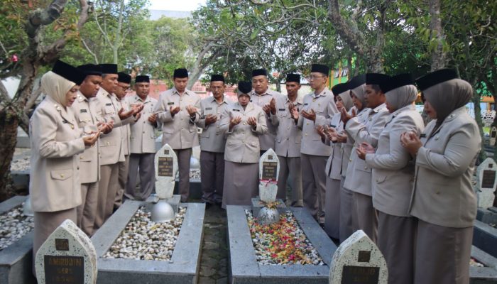 Sambut Hut ke 51 Korpri, PNS Polda Aceh Gelar Upacara Ziarah di TMP