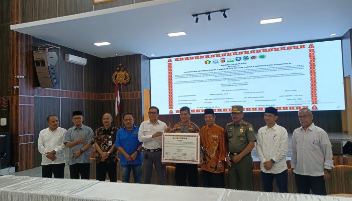 Kombes Pol Misbahul Munauwar Tandatangani Komitmen Bersama Tentang Penerapan Kearifan Lokal di Aceh