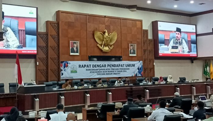 Komisi I DPR Aceh Gelar RDPU Perubahan Qanun Jinayat