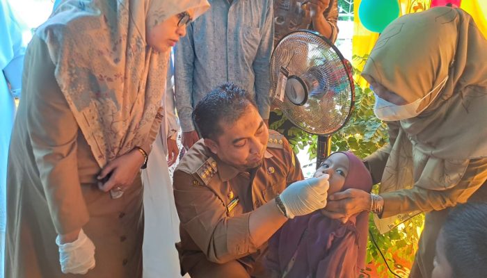 Pj Bupati Aceh Besar Launching Polio Tetes di Kecamatan Blang Bintang