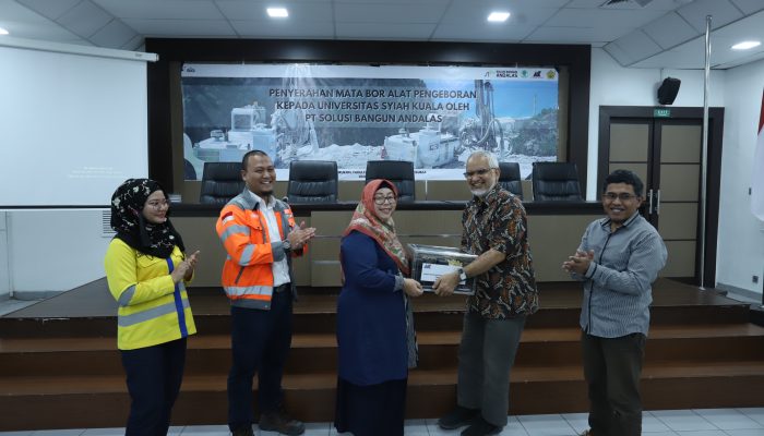 Teknik Pertambangan USK Terima Mata Pengeboran dari PT SBA