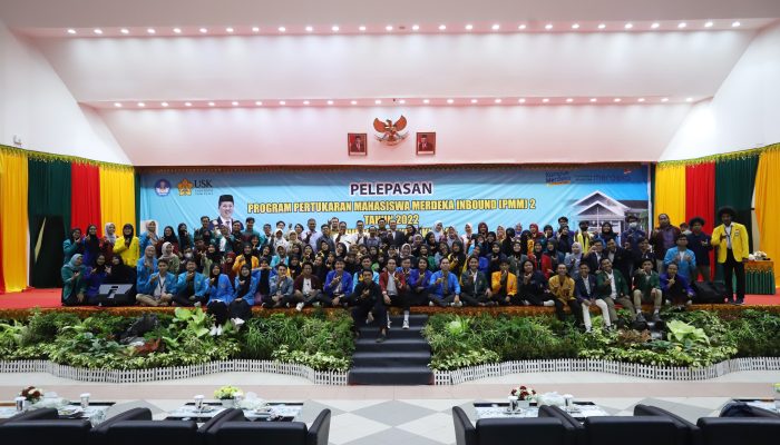 Wakil Rektor  I USK Lepas 89 Mahasiswa PMM