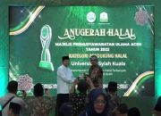 USK Raih Anugerah Halal dari MPU Aceh