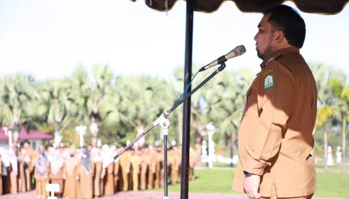 Pj Bupati Aceh Besar Pimpin Apel Perdana 2023
