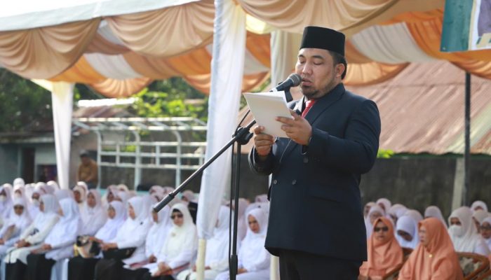 Pj Bupati Aceh Besar Terima Penghargaan Dari Kemenag RI