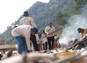 Pj Bupati Bersama Seluruh Kepala OPD Bersihkan Pantai Nipah Pulo Aceh