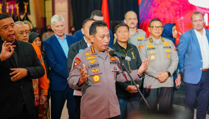 Datangkan Pengajar dari Inggris, Kapolri Komitmen Perbaiki Manajemen Kompetisi Sepak Bola