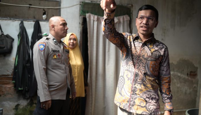 Ketua DPRK Banda Aceh Besuk Warga Penderita Autoimun di Gampong Keuramat