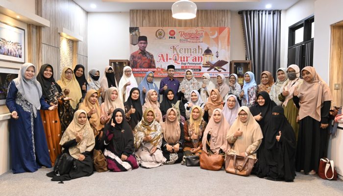 Ibu-Ibu Antusias Ikuti Kemah Al-Qur’an di Rumah Dinas Ketua DPRK Banda Aceh