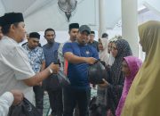 Pj Bupati Aceh Besar Salurkan 50 Paket Ramadhan di Cot Suruy