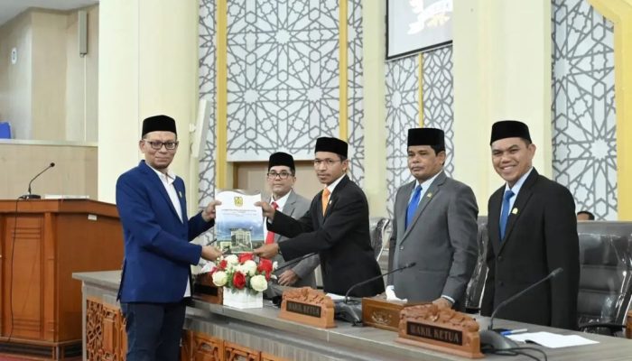 Dewan Sampaikan Rekomendasi terhadap LKPJ Wali Kota Banda Aceh Tahun Anggaran 2022