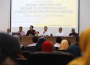 Rektor USK Awali Safari Ramadan 2023 di FEB