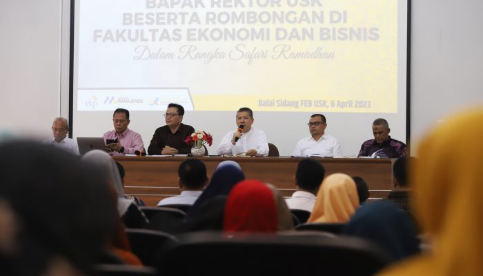 Rektor USK Awali Safari Ramadan 2023 di FEB