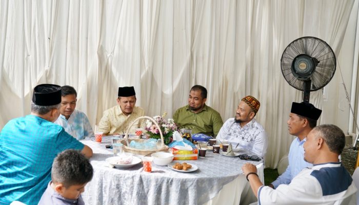 Helat Silaturrahmi di Kediaman Pribadi, Rakyat dan Tokoh Aceh Besar Kunjungi Rumah Iswanto