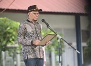 Anggota DPRK Musriadi Menjadi Pembina Upacara di SMA Negeri 1 Krueng Barona Jaya