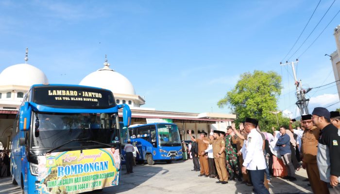 Pj Bupati Lepaskan 84 Calon Jamaah Haji Aceh Besar