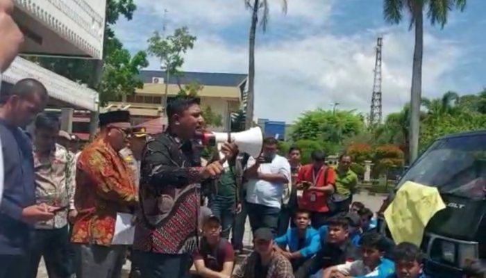 Sejumlah Anggota DPRA Sepakat Tolak Bank Konvensional dan Revisi Qanun LKS