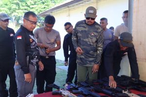 Di Hari Libur Nasional, Pejabat Polda Aceh Gelar Latihan Menembak
