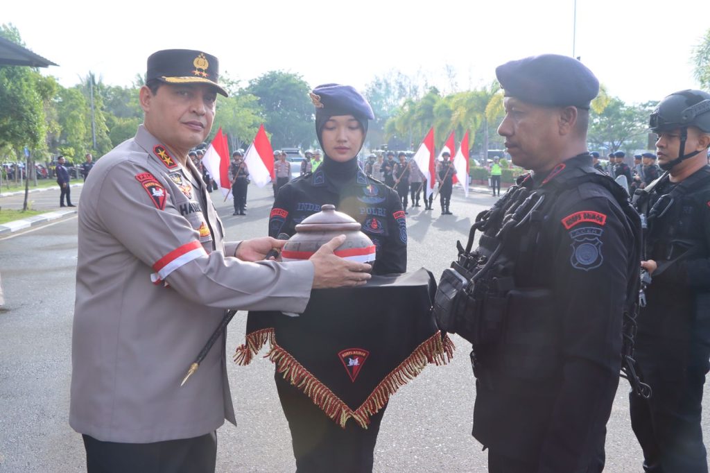 Kapolda Aceh Pimpin Acara Tradisi Penyerahan Air Suci