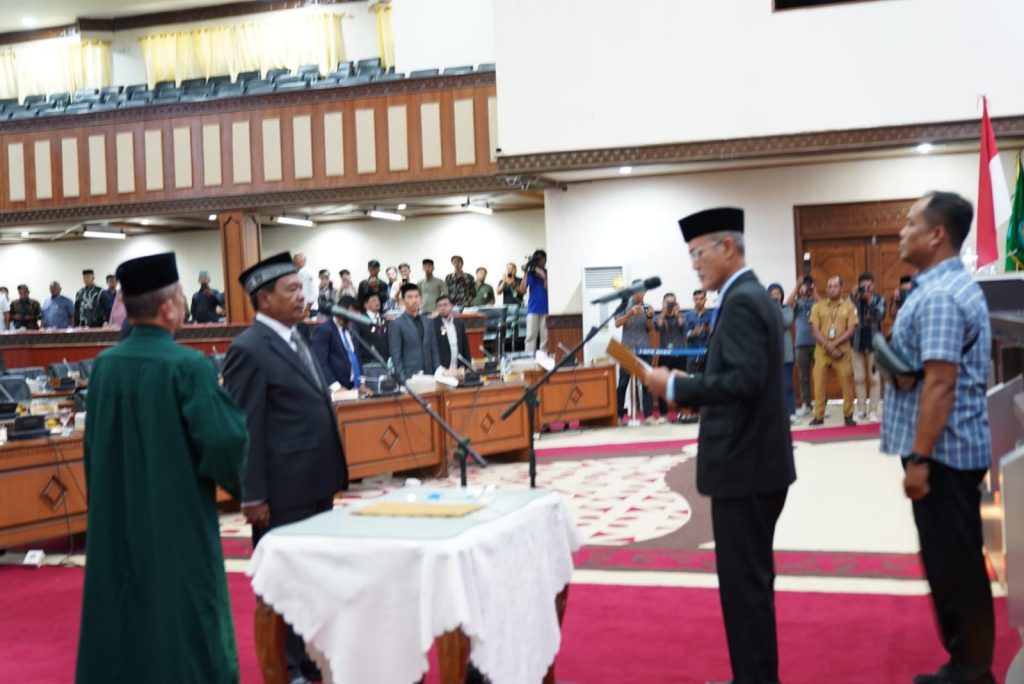 Gantikan T Sama Idra, Asmauddin Resmi Jabat Anggota DPRA Sisa Masa Jabatan 2019-2024