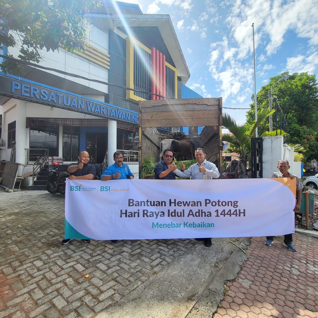 BSI Serahkan Seekor Sapi ke PWI Aceh untuk Dipotong pada Momentum Idul Adha