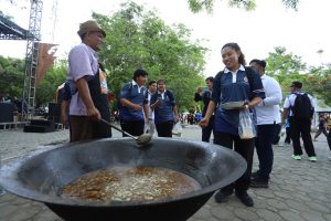 Ragam Negara Perkenalkan Kuliner di IFF USK