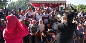 Penjabat Gubernur Aceh Saksikan Pawai Karnaval Kemerdekaan Bersama Ribuan Masyarakat Kota Banda Aceh